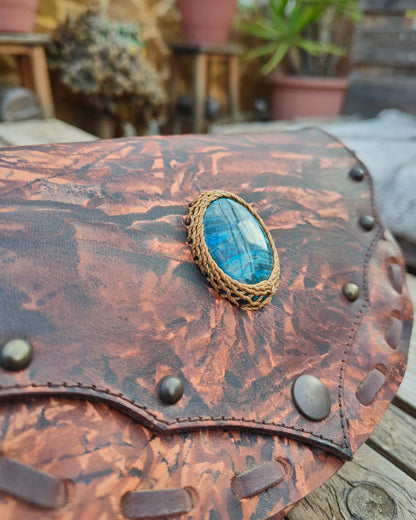 Bohonito Mini Gautxa waist bag in brown vegetable-tanned leather featuring a unique hand-painted abstract pattern with a blue apatite.
