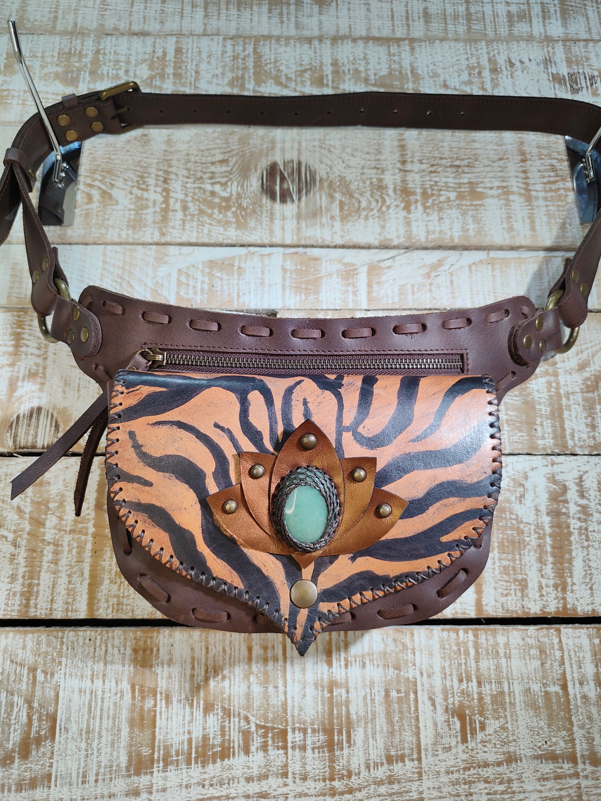 Natural Aventurine healing gemstone centered on a Tiger Loto hand-painted leather belt bag by Bohonito.